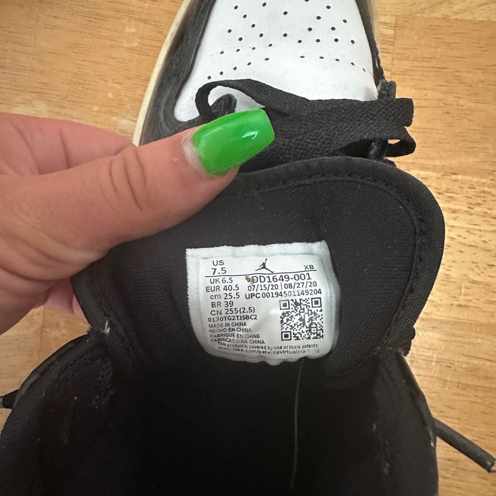 Jordan’s - Picture 3 of 7